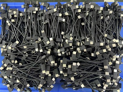 30000PCS USB-C a USB-C amb flexió de 90 graus